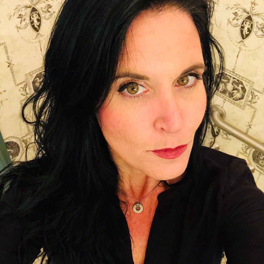 Meet your Posher, Christine